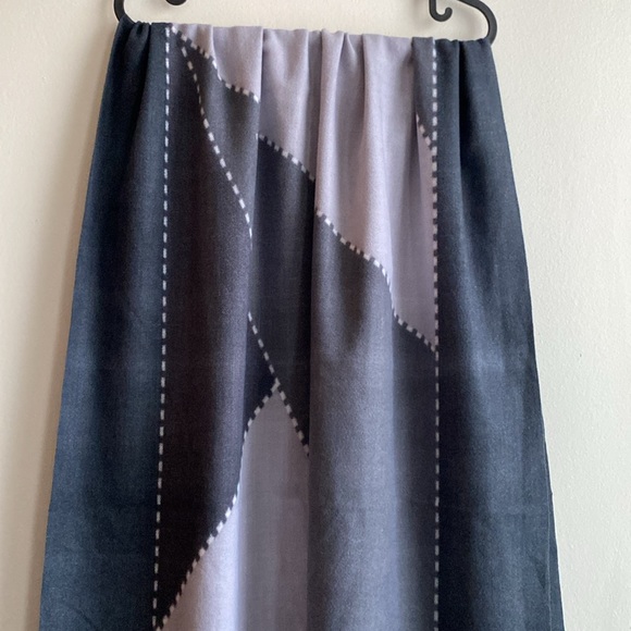 Unique Patterned scarf - Picture 5 of 6